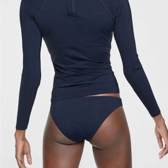 Athleta North Point Rashguard - Picture 2 of 9
